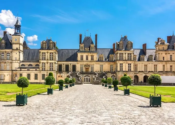 Peaceful Stay Near Insead And Castle