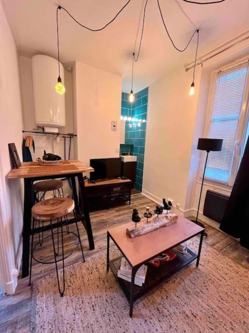 Apartment Peaceful Near Insead And Castle